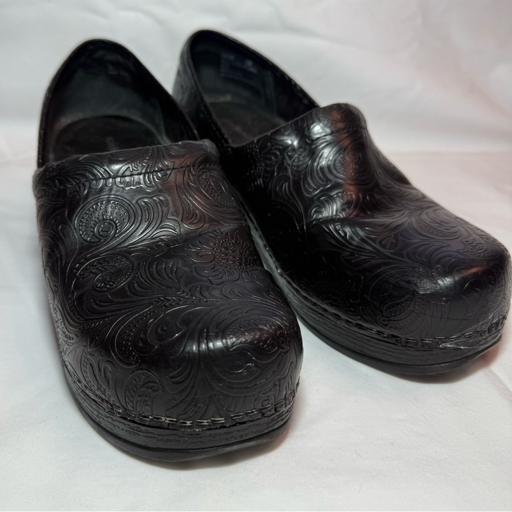 GH Bass & Co. Black Embossed Clogs